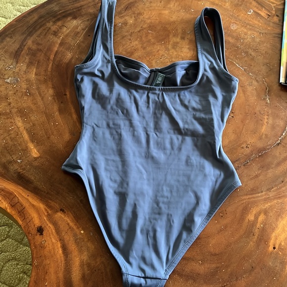 Skims One piece bathing suit - Picture 2 of 8